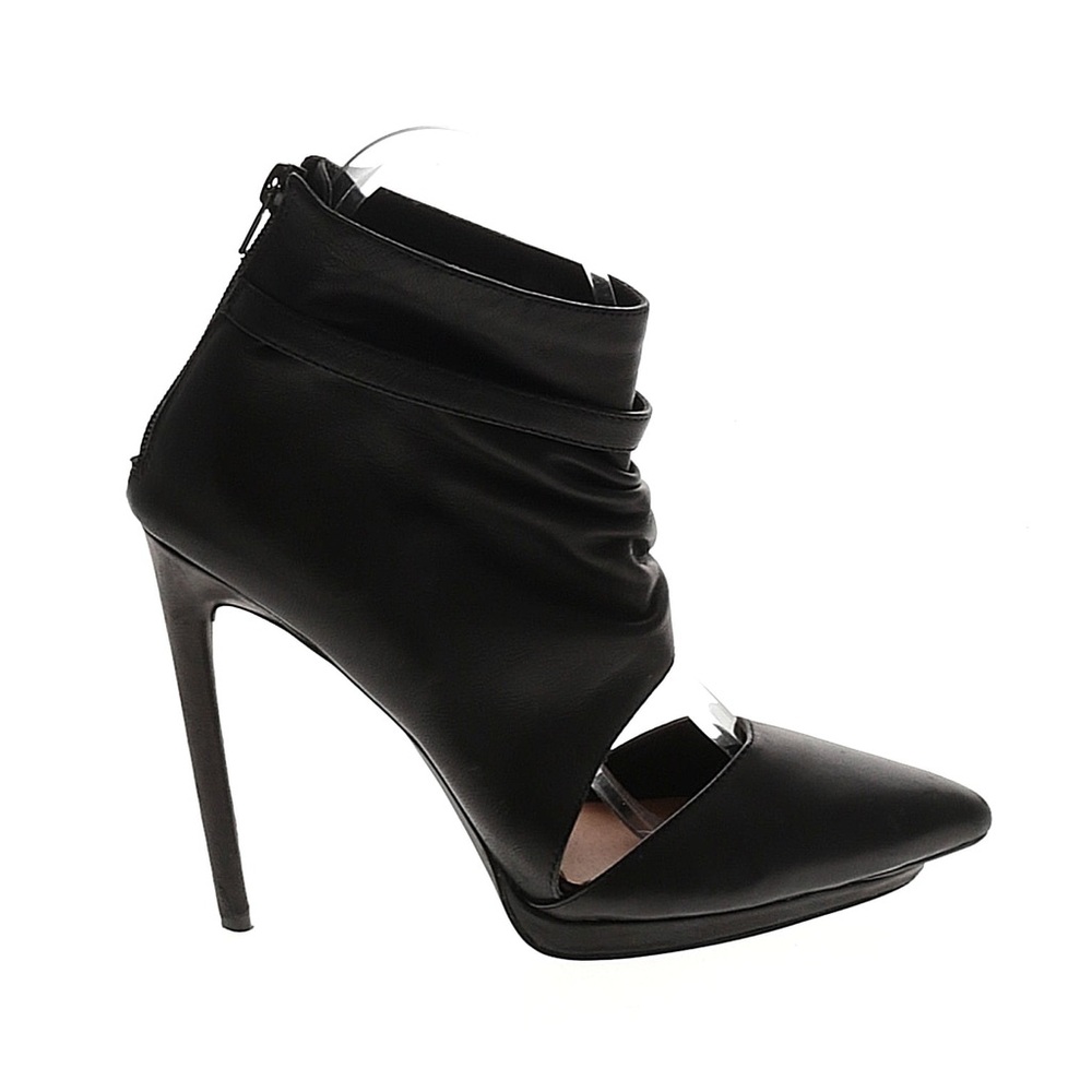 Nasty Gal Black pointed heel
